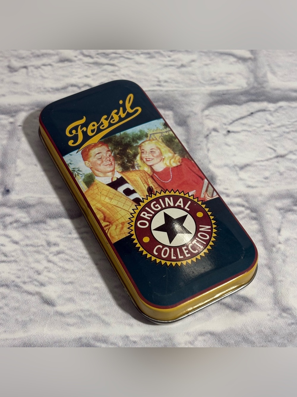 Vintage 1994 Fossil Original Collection tin watch container